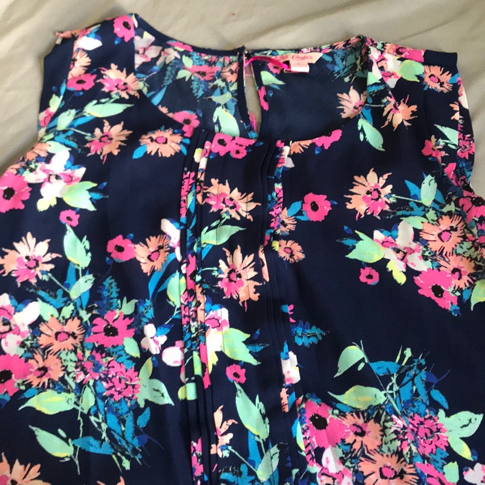 Top - Picture 3 of 3